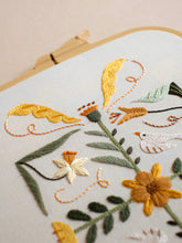 Load image into Gallery viewer, Spring Garden Gift - PDF Pattern