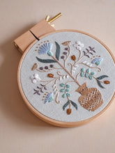 Load image into Gallery viewer, Nordic Floral Vase - PDF Pattern