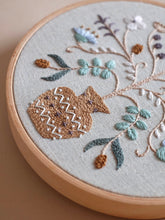 Load image into Gallery viewer, Nordic Floral Vase - PDF Pattern