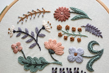 Load image into Gallery viewer, Floral Egg - PDF Pattern