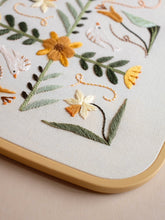 Load image into Gallery viewer, Spring Garden Gift - PDF Pattern
