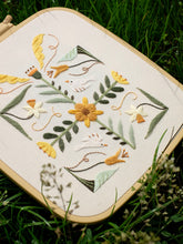 Load image into Gallery viewer, Spring Garden Gift - PDF Pattern

