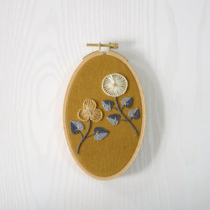 Buttonhole Wheel Flowers (2 in 1) - PDF Pattern