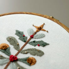 Load image into Gallery viewer, Wooly Xmas Tree - PDF Pattern
